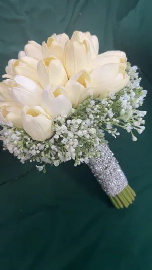 مسكة عروسه