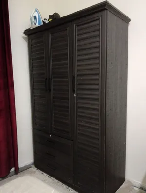 دولاب ملابس