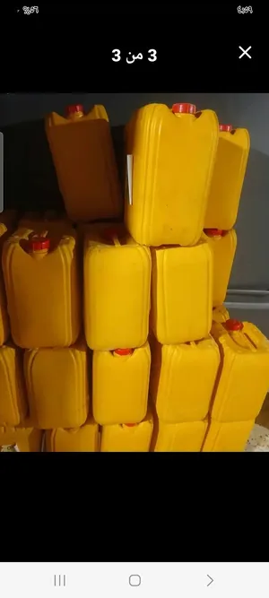 براميل زيت. غدائي. فاضيات. نظاف نظاف