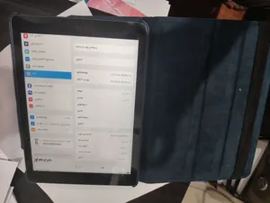 للبيع iPad Air الجيل الأول 16GB مع وصلة الشاحن السعر: 300