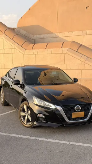 Used Nissan Altima in Al Dakhiliya