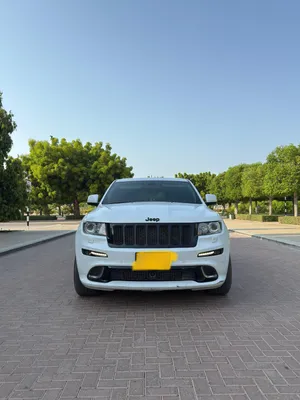 Jeep Grand Cherokee SRT8 2013 GCC Specs 6.4L HEMI V8 Powerful Performance