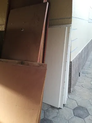 البيع اغراض مكتب مثل تقسيمات كبت ملفات وغيرها ويوجد نوعين من كبت خشب واتر بروف اصلي ضمان 25سنه