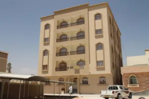 للبيع شقة في صلالة غرفتين وصاله وحمامين ومطبخ وبلكونه