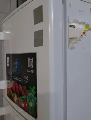 غساله وثلاجه ومجمده مستعمله بحاله جيده وتعمل مع الفحص