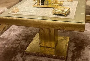 طاولة للبيع