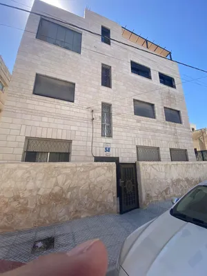 عمارة عائلية 3 طوابق للبيع في ماركا الجنوبية قرب الجبر مول - مجددة وتشطيب سوبر ديلوكس