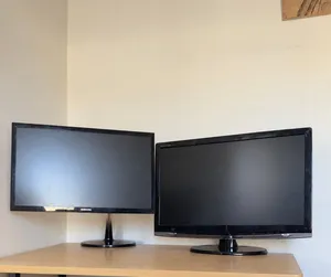 شاشة 24 '' ال جي