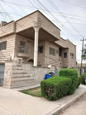 210 m2 3 Bedrooms Townhouse for Rent in Baghdad University