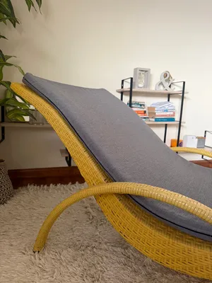 Curved Rattan Lounge Chair / Chaise Long / Sun bed with Grey Cushion