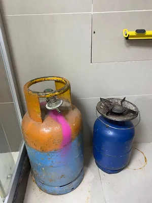 Gas cylinder with regulator