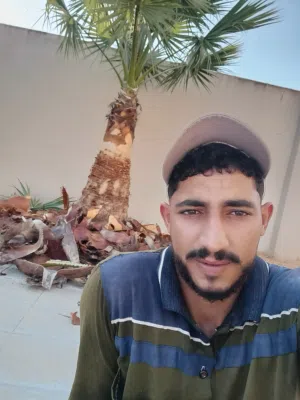 اسطى نخل و اشجار  تقليع جبار و دكار تنظيف نخل تامة ويوجد منشار بنزيم ل قص الاشجار والنخيل واسعار ترض