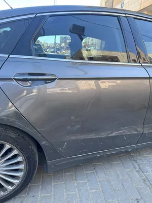 باب فيوجن خلفي يمين
