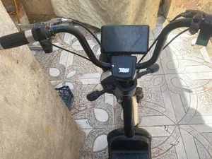 دراجه شحن نضيفه شغاله تحتاج باتريات تلاثه للتواصل شوف الوصف