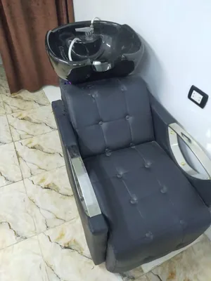 لبيع مستلزمات كوافير بحالة ممتازة جداً استعمال شهر واحد فقط