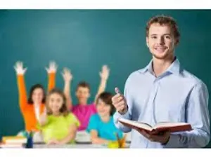 معلم مصري خبرة في المرحلة الابتدائية
