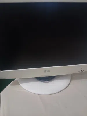 شاشة LG استعمال اوروبي نضيفه ربي يبارك