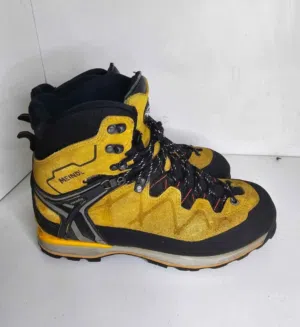 hiking Boots بوت