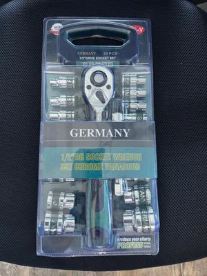 Socket wrench and ratchet set
