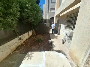 شقة * مميزة * ارضية * ترس * موقع مميز * قرب الخدمات * الرابية