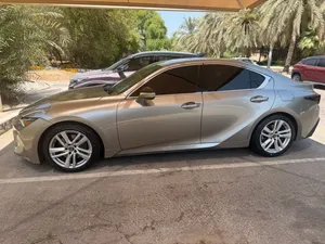 ليكزس IS300 Full option مديل 2023 نظيفة جدا ممكن التمويل عبر البنك او كاش