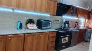 مطبخ المنيوم مع الرخام