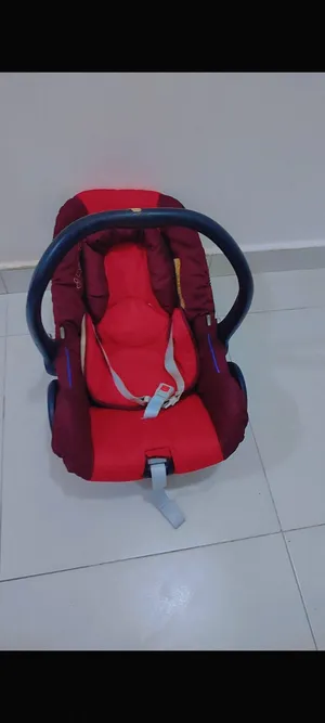 مقعد سياره ماركة Maxci