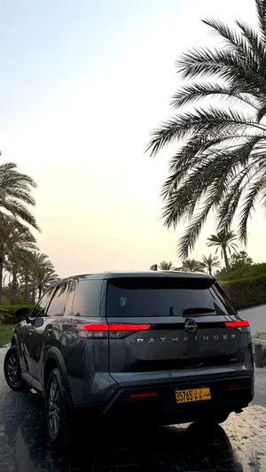 Used Nissan Pathfinder in Al Batinah