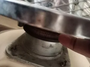 صوبة كاز بحالة الوكاله مشاء الله عليها ينقصها فقط اطربوش الحديد الي واضح بصوره معنو ما بئثر لو ماكان