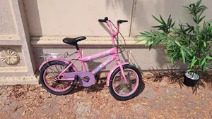دراجة أطفال وردية اللون - حجم صغير، حالة جيدة Pink Kids Bicycle - Small Size, Good Condition