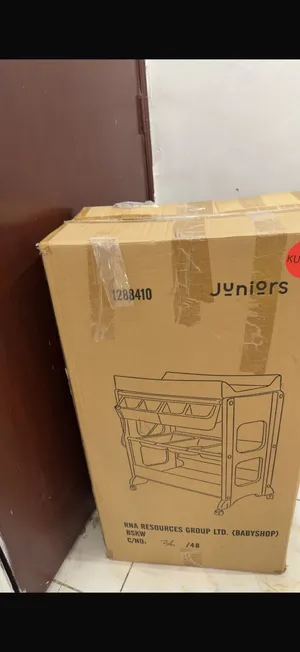 طاولة تبديل أطفال جديده