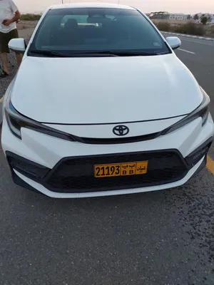 Toyota Corolla 2023 SE salon white colour full option.