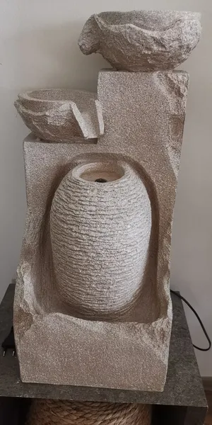 water fountain نافورة