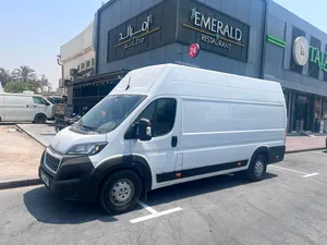 Van Peugeot boxer  Model 2023 للبيع FOR SALE