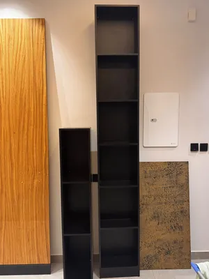 للبيع طقم تلفزيون وبارتشن ورفوف