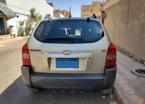توسان موديل 2006 وارد كوريا اربعة بسطون مكينيه 16 المرغوب فتحة سقف مجمرك مرقم جاهز والسعر طيب 12500س