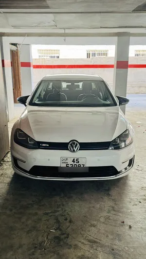 فولكسفاغن جولف 2016 بريميوم Volkswagen E-Golf 2016 Premium بحاله ممتازه جدآ