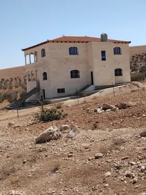 5 Bedrooms Farms for Sale in Mafraq Rhab