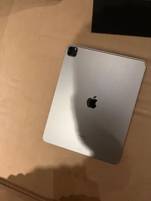 Apple iPad Pro 6 128 GB in Muscat