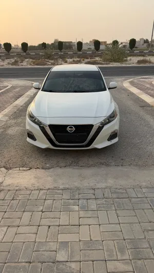 نيسان ألتيما S موديل 2020 — بحالة الوكالة مواصفات خليجية — حالة ممتازة — ماشي قليل جداً — بدون حوادث