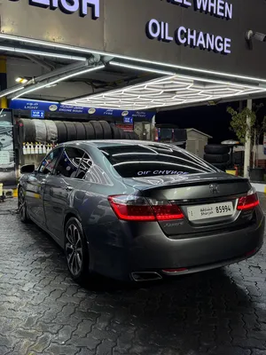 Honda 2016 gcc full option very clean  /   هوندا 2016 خليجي ممتازة بدون حوادث