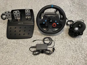 Logitech Gaming Steering Wheel Set – Excellent Condition