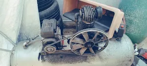 معدات بناشر للبيع