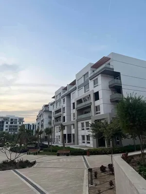 140 m2 3 Bedrooms Apartments for Sale in Cairo Fifth Settlement