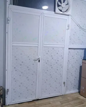 باب المنيوم طلاكتين تنفنح ينفع عازل بين غرف او صحيات