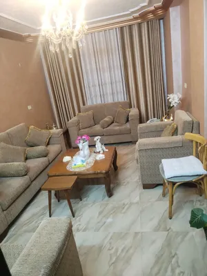 طقم للبيع مع طريبزات