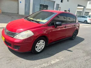 Nissan tida 2009