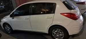 Nissan tiida 2013 hatchback Mexican specs