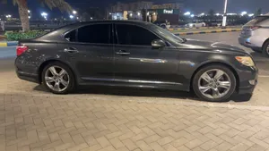 سيارة لكزس LS460 موديل 2011 للبيع