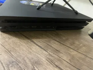 ببيع جهاز PlayStation 4 Pro 4K حالة ممتازة جدًا وكأنه جديد تقريبًا